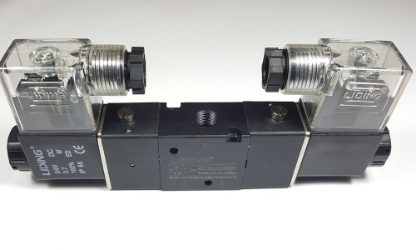 3 ways 2 positions 24 VDC valve 1/8 NPT 2 position 3 way double electro control 24vdc, douple solenoid valve, 1/84 npt solenoid vave, 3/2, NPT 24VDC,