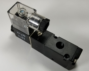 3 ways 2 positions 24VDC valve 1/8 NPT 3 ways 2 positions valve, npt solenoid valve, 24vdc solenoid valve, 1/8 npt solenoid valve, 3 ways 2 positions 24VDC valve 1/8 NPT, valve for manifold, pneumatic valve,